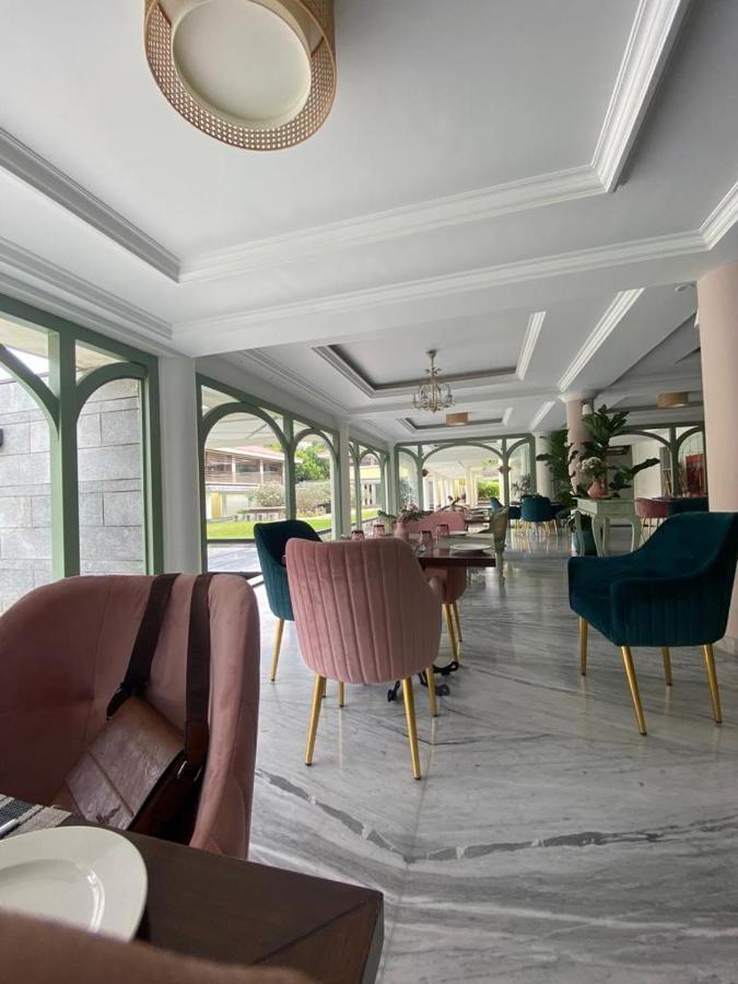 Nambiar Club Bellezea Hotel Kammasandra Exterior foto